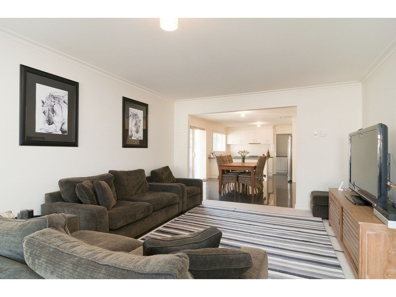 2/18-20 Durham Road, Kilsyth VIC 3137