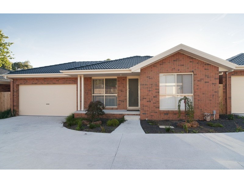 2/18-20 Durham Road, Kilsyth VIC 3137