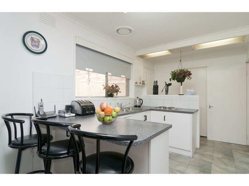 6 Selina Avenue, Mooroolbark VIC 3138