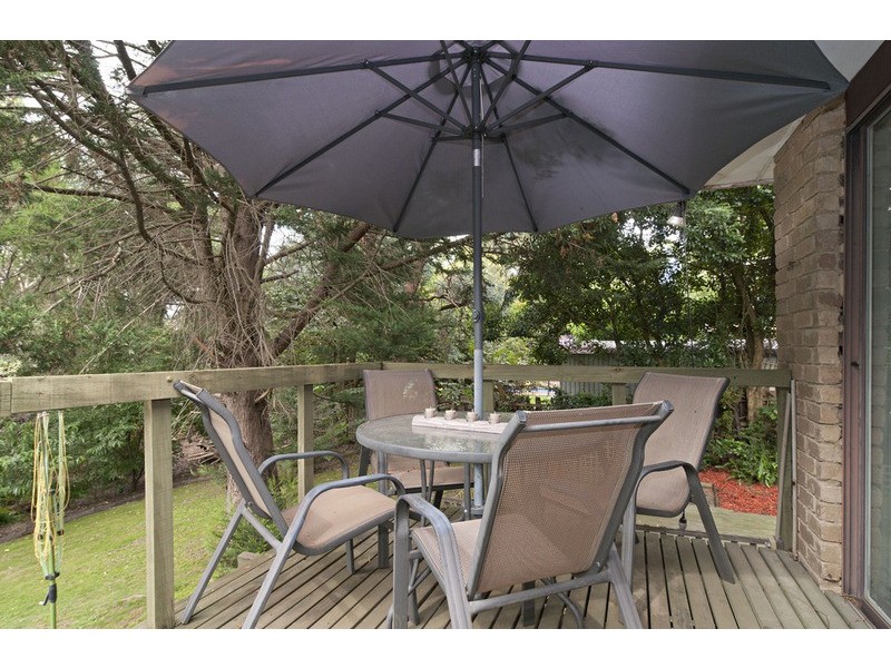 6 Selina Avenue, Mooroolbark VIC 3138