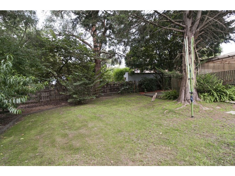 6 Selina Avenue, Mooroolbark VIC 3138