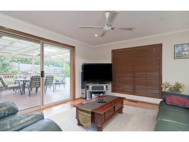 52 Zina Grove, Mooroolbark VIC 3138