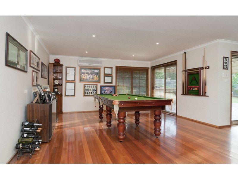 52 Zina Grove, Mooroolbark VIC 3138