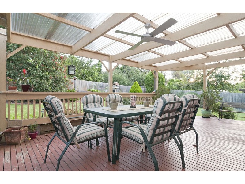 52 Zina Grove, Mooroolbark VIC 3138