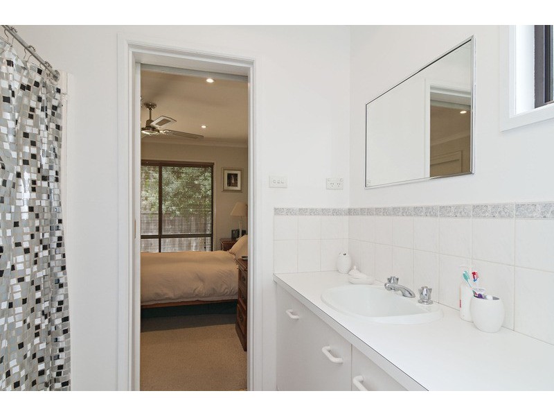 6a Colchester Road, Kilsyth VIC 3137