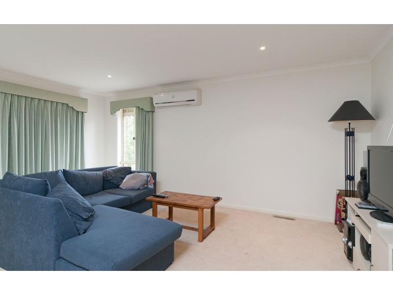 2/12 Edward Road, Chirnside Park VIC 3116