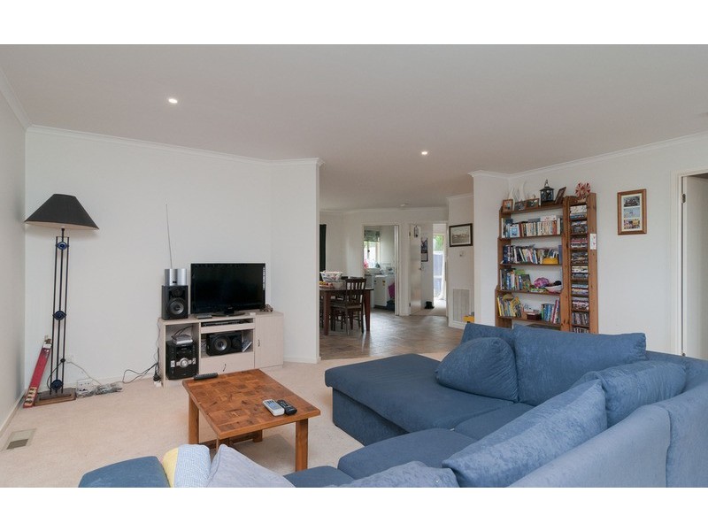 2/12 Edward Road, Chirnside Park VIC 3116