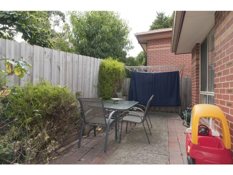 2/12 Edward Road, Chirnside Park VIC 3116