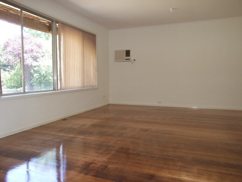 17 Nolan Avenue, Mooroolbark VIC 3138