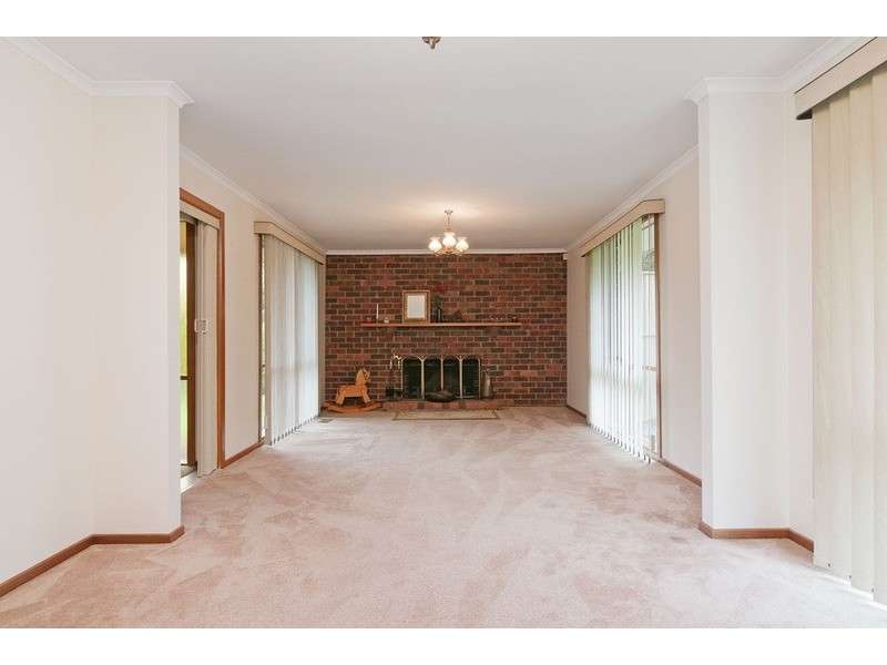 11 Fitzgerald Court, Mooroolbark VIC 3138