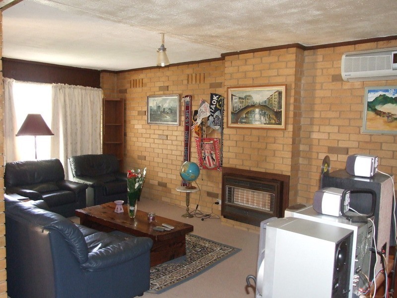 57 Diane Crescent, Mooroolbark VIC 3138