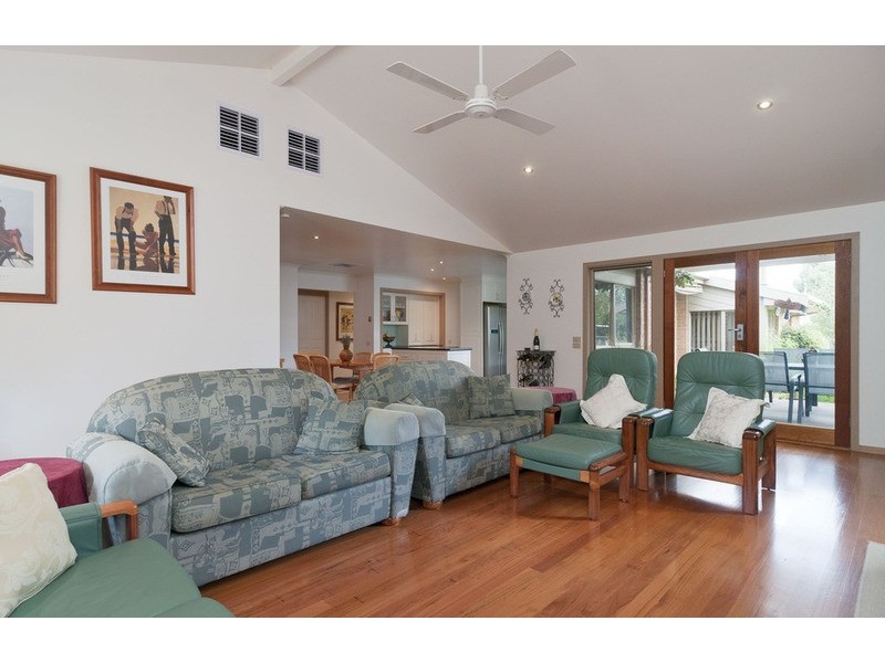 54 Alpine Way, Kilsyth VIC 3137