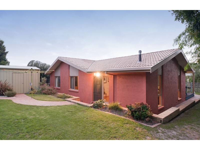 54 Alpine Way, Kilsyth VIC 3137