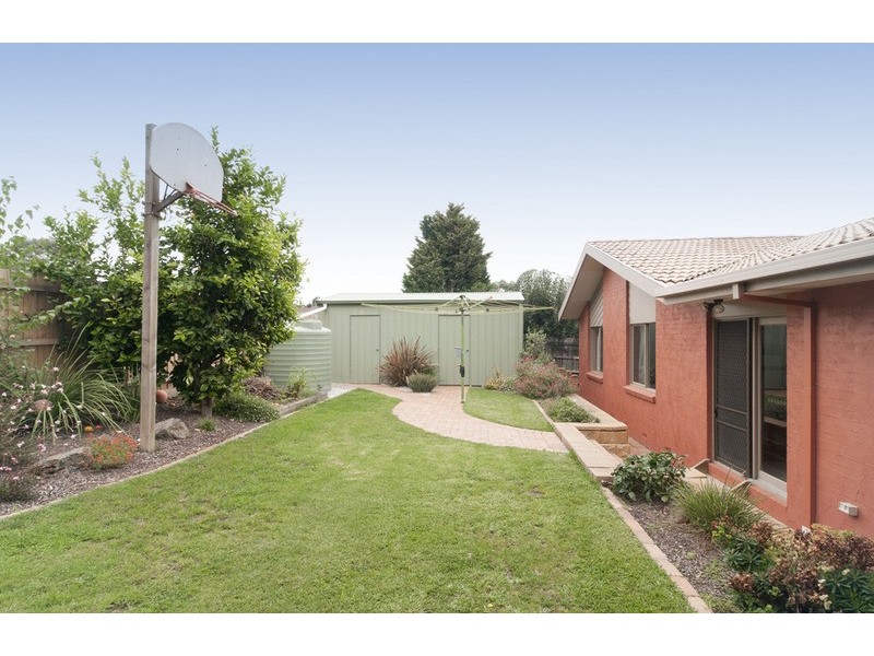 54 Alpine Way, Kilsyth VIC 3137