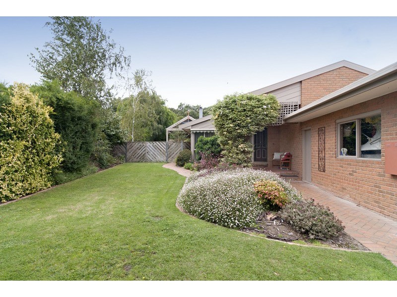 54 Alpine Way, Kilsyth VIC 3137
