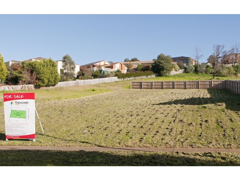 5 Chevalier Crescent, Mooroolbark VIC 3138