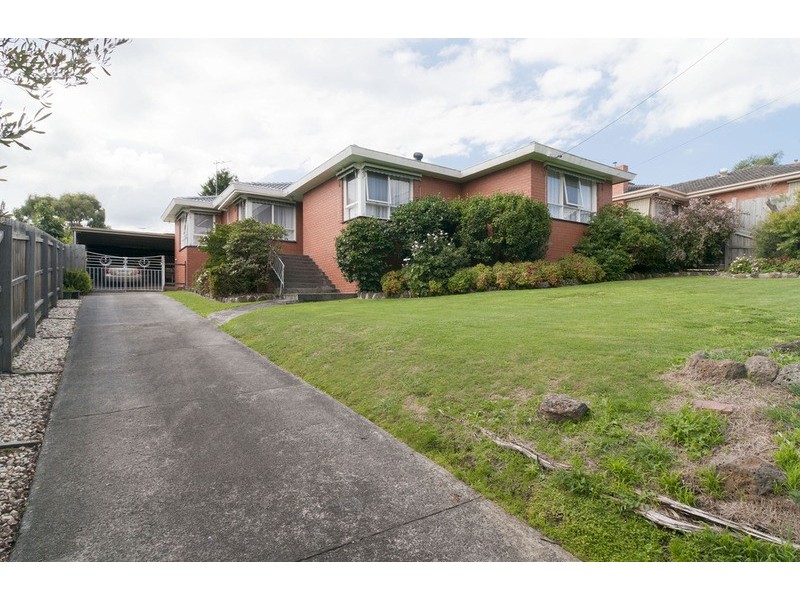 12 Shirley Street, Mooroolbark VIC 3138