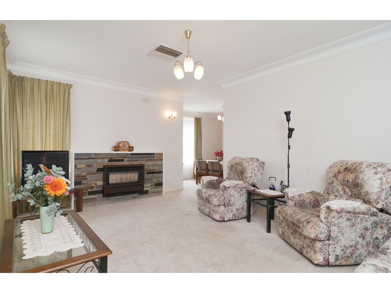 12 Shirley Street, Mooroolbark VIC 3138