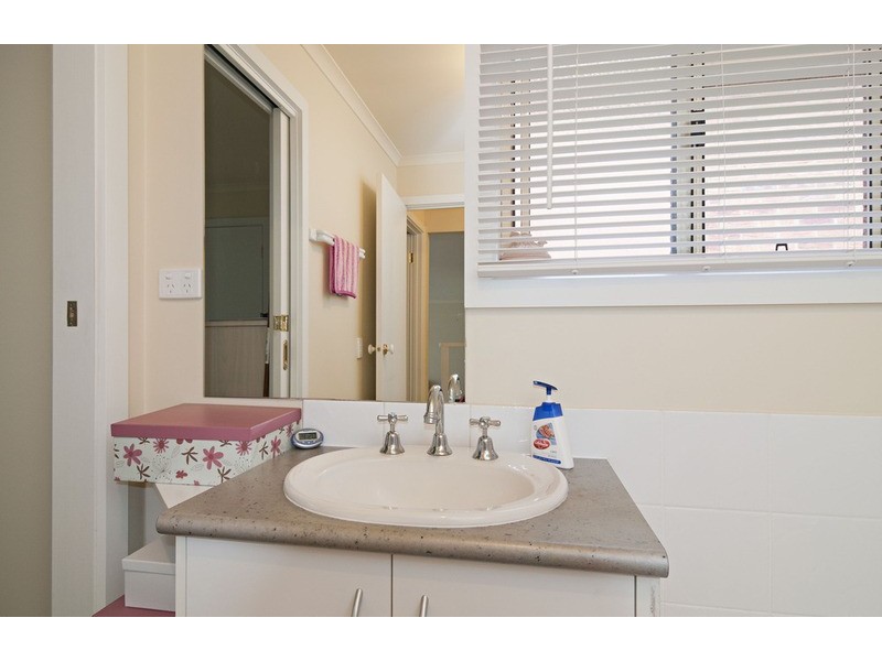 8/8-10 Wyuna Walk, Mooroolbark VIC 3138