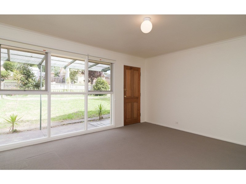15 Sheldon Avenue, Mooroolbark VIC 3138