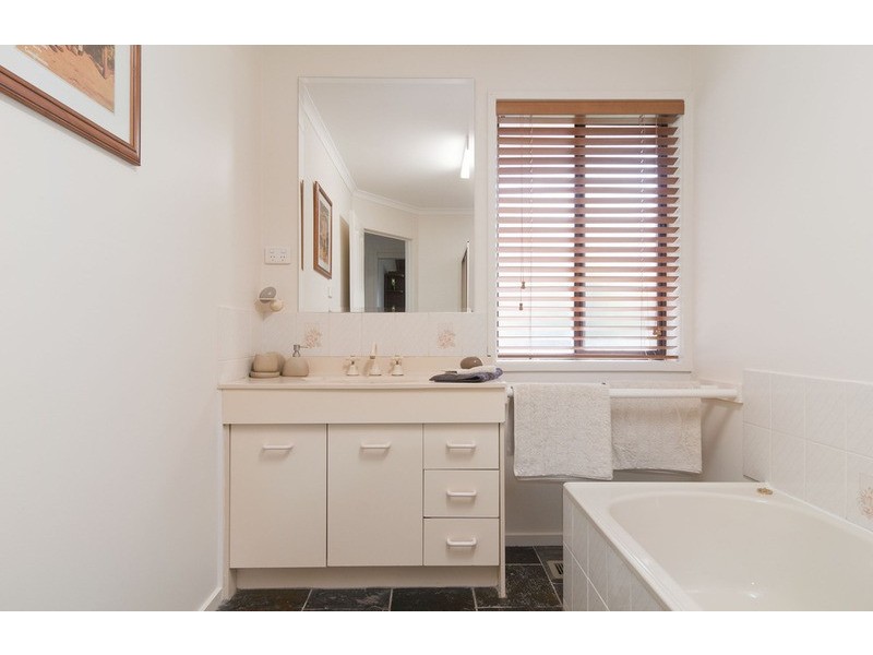 43 Lakeview Drive, Lilydale VIC 3140