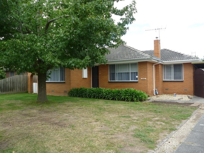 133 Esther Crescent, Mooroolbark VIC 3138