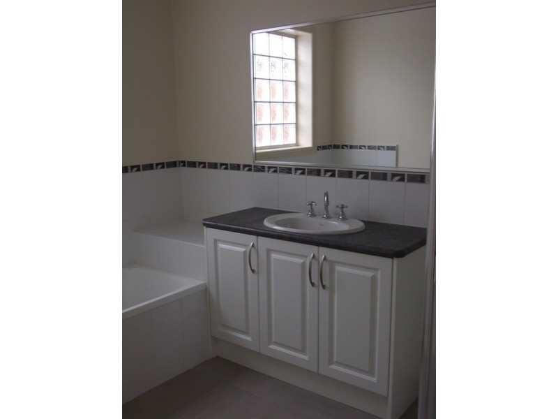 8 Jean Court, Mooroolbark VIC 3138