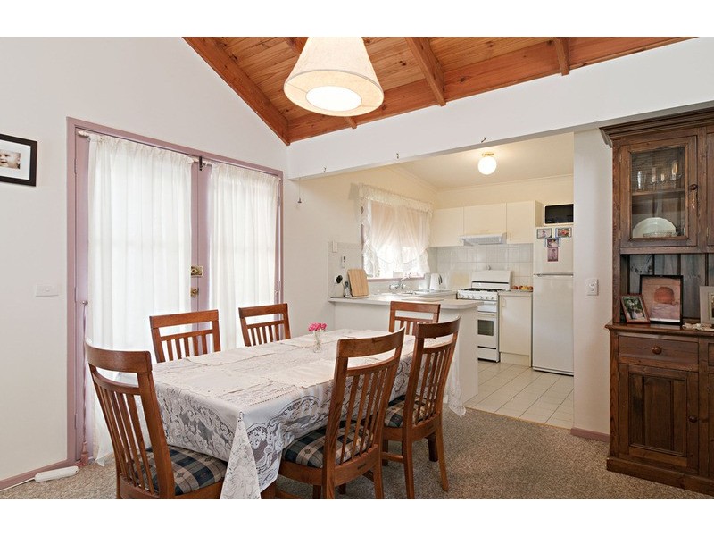 1/2 Faye Court, Croydon VIC 3136