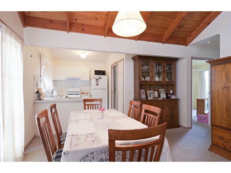 1/2 Faye Court, Croydon VIC 3136