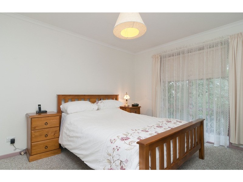 1/2 Faye Court, Croydon VIC 3136