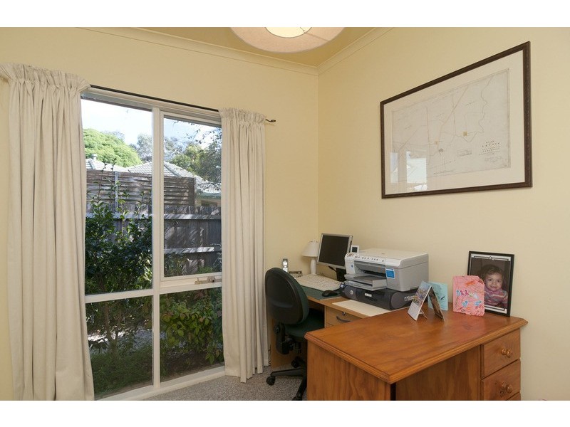 1/2 Faye Court, Croydon VIC 3136