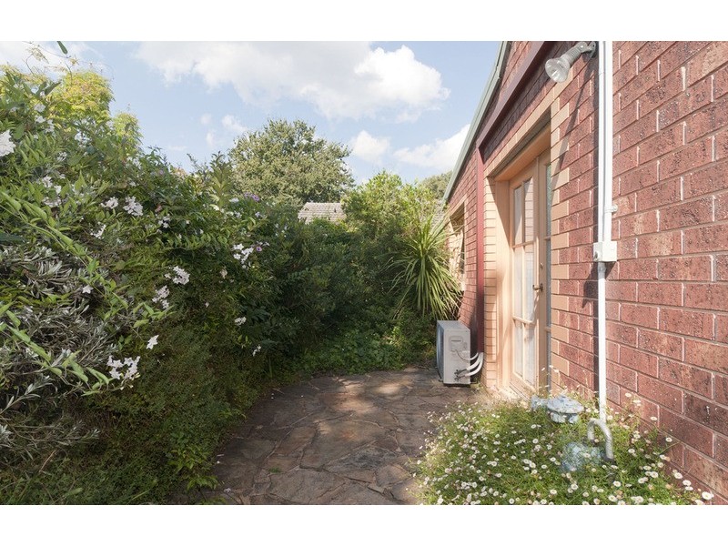 1/2 Faye Court, Croydon VIC 3136