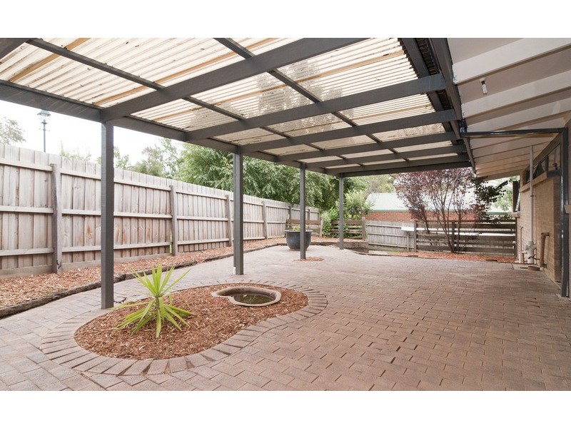 5 Yanina Court, Croydon VIC 3136