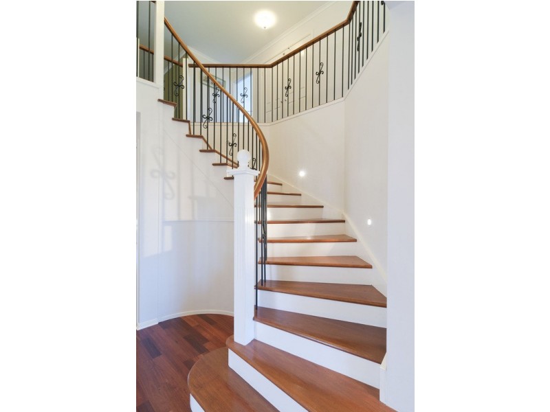 37 Freshfield Avenue, Mooroolbark VIC 3138