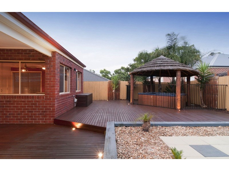 37 Freshfield Avenue, Mooroolbark VIC 3138