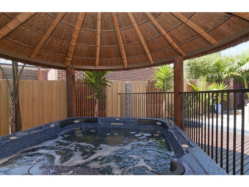 37 Freshfield Avenue, Mooroolbark VIC 3138