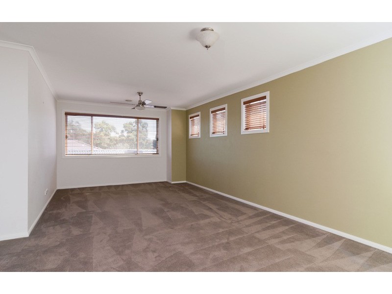 37 Freshfield Avenue, Mooroolbark VIC 3138