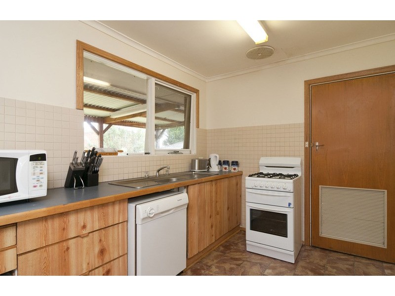 15 Roslyn Street, Montrose VIC 3765