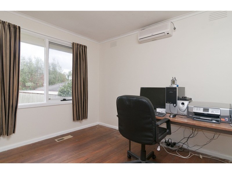 15 Roslyn Street, Montrose VIC 3765