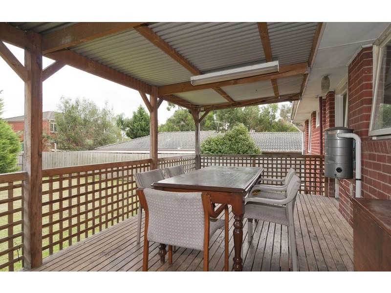 15 Roslyn Street, Montrose VIC 3765
