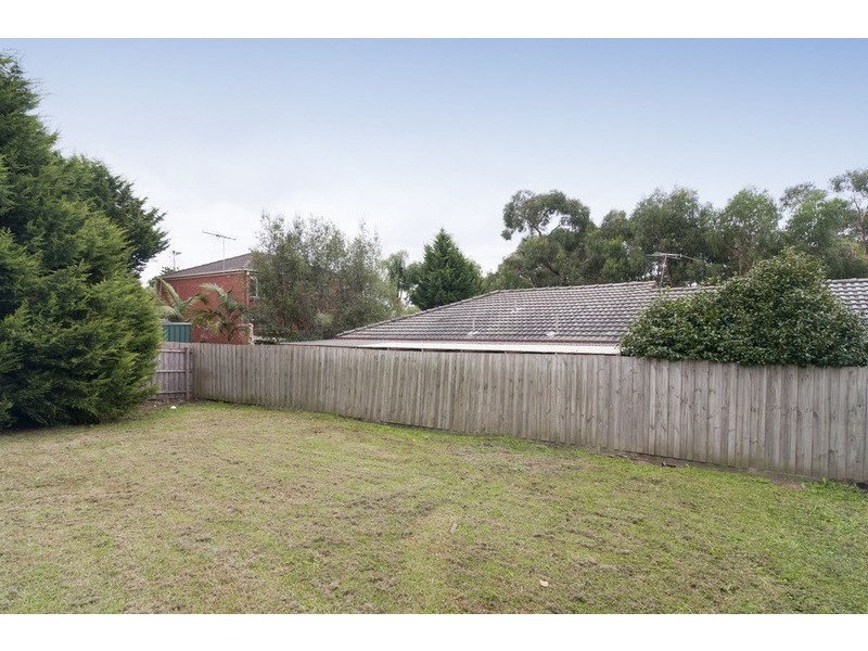 15 Roslyn Street, Montrose VIC 3765