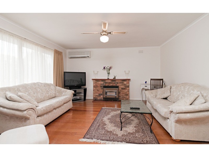 15 Nolan Avenue, Mooroolbark VIC 3138