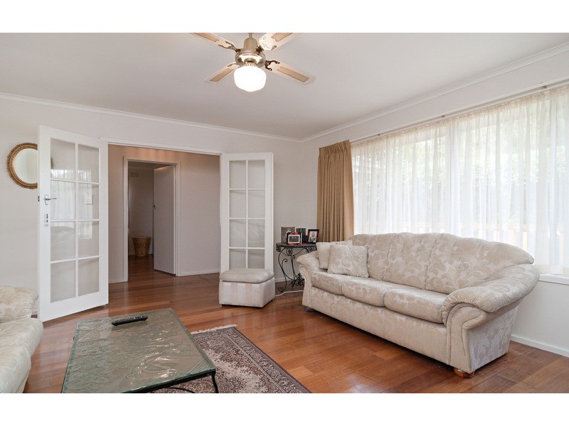 15 Nolan Avenue, Mooroolbark VIC 3138