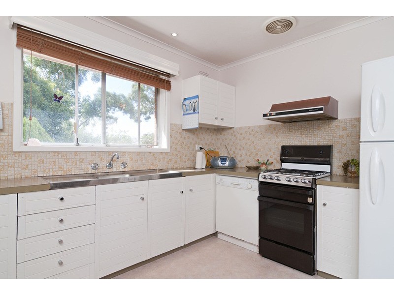 15 Nolan Avenue, Mooroolbark VIC 3138