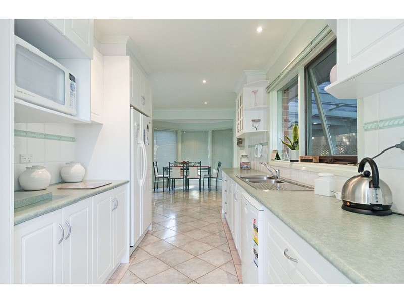 5 Devon Walk, Mooroolbark VIC 3138