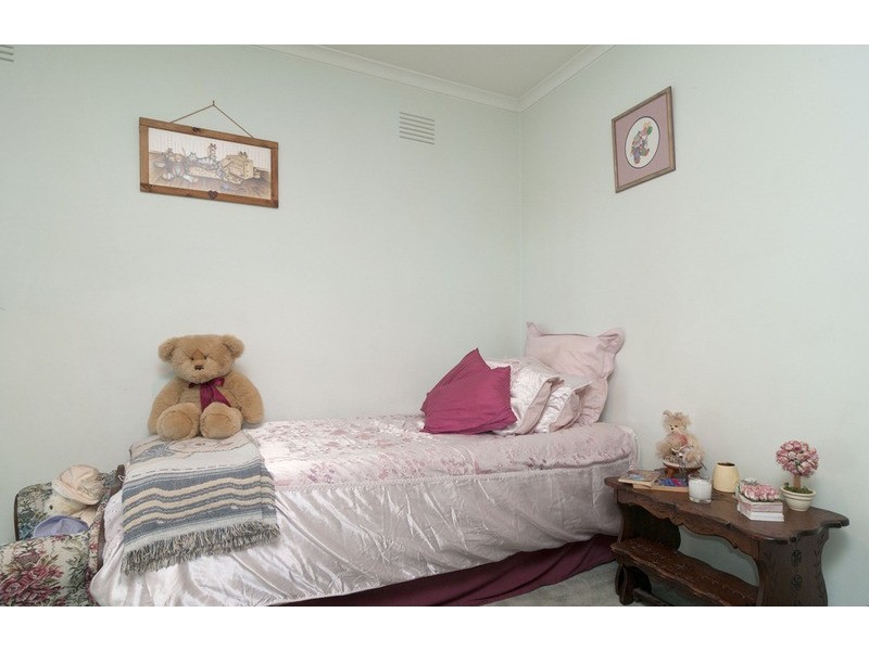 5 Devon Walk, Mooroolbark VIC 3138