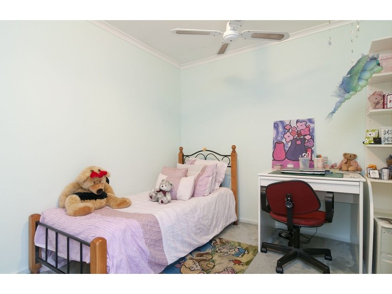 5 Devon Walk, Mooroolbark VIC 3138