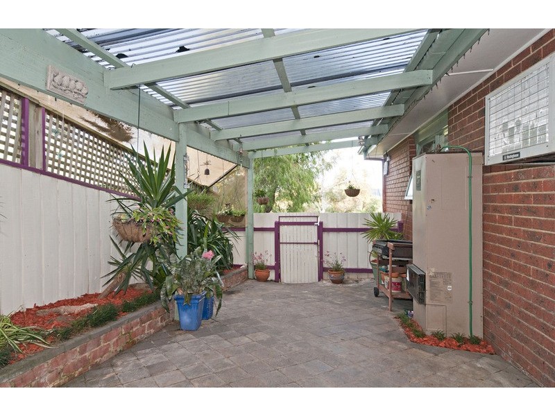 5 Devon Walk, Mooroolbark VIC 3138