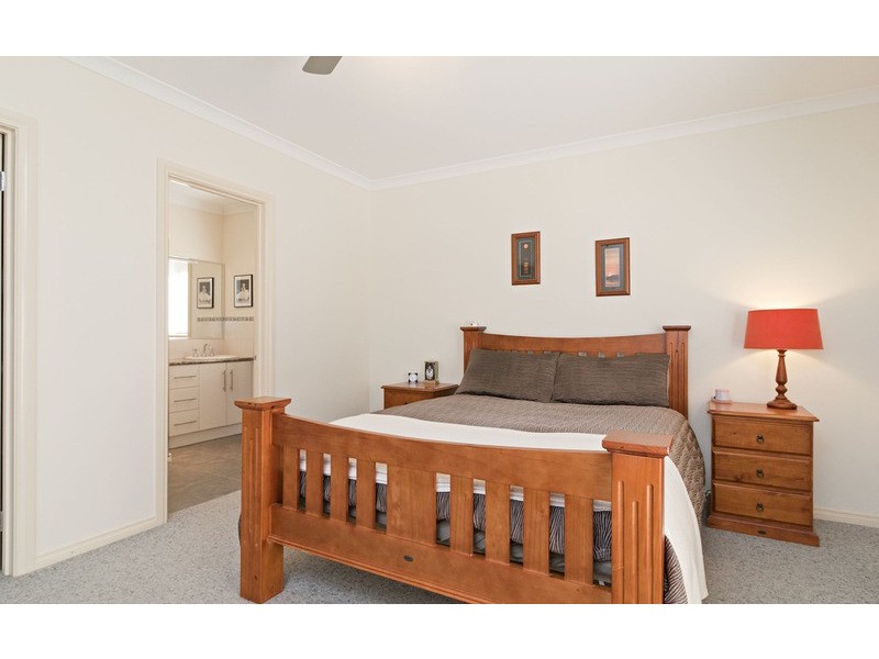 60a Hawthory Road, Kilsyth VIC 3137