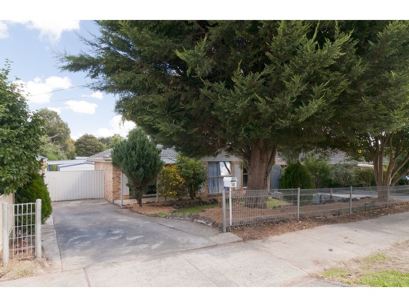 14 Swinburne Avenue, Mooroolbark VIC 3138